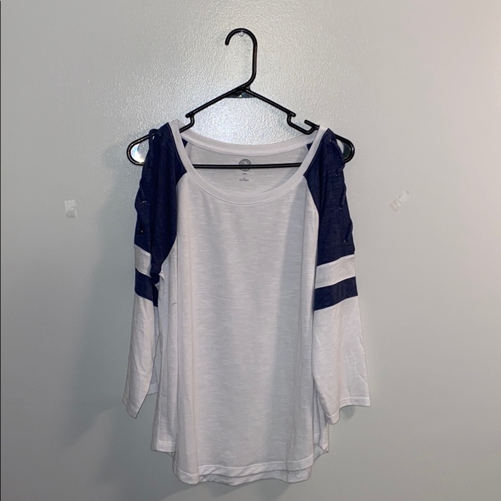 Long sleeve baseball top